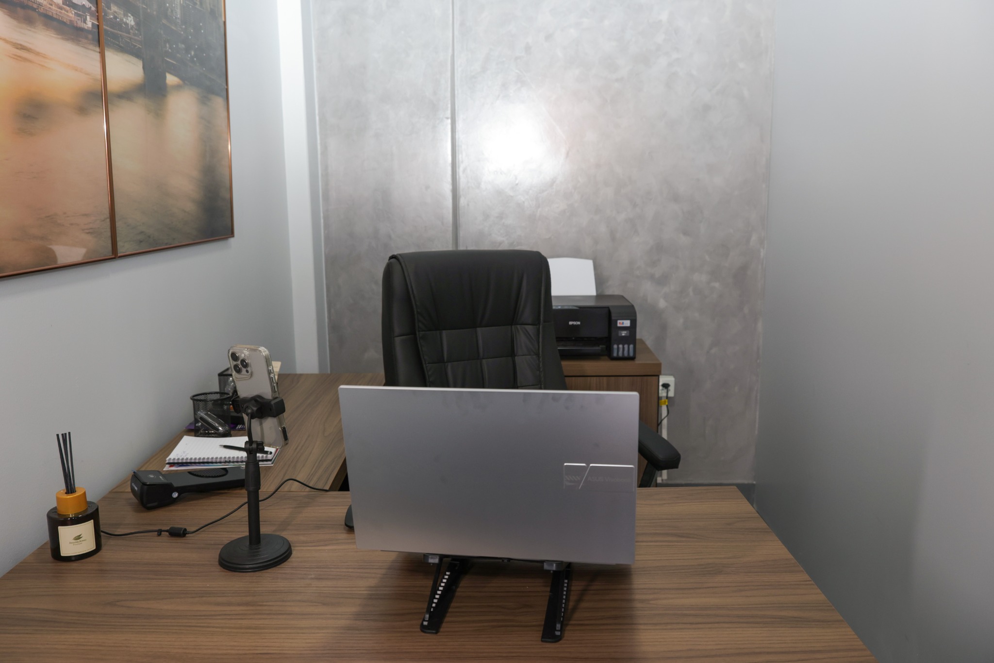 Sala executiva da Fortuna Crédito